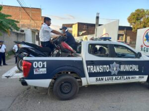 SAN LUIS TRASLADO DE MOTOS AL CUARTEL