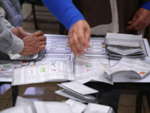 nacional corte admite controversia