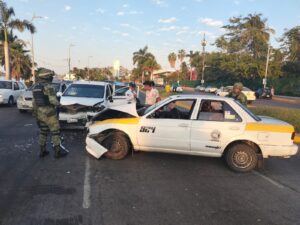 roja accidente en la costera