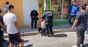 roja fue entregado a la policia