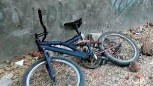 roja su bicicleta