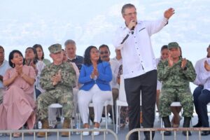 PRINCIPAL ebrard patrullas y ambulancias (1)