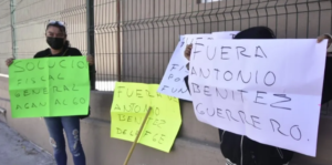 ROJA EXIGEN SALIDA DE ANTONIO BENITEZ