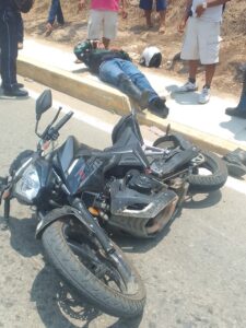 ROJA LA MOTOCICLETA