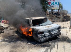ROJA Los autos quemados  (1)