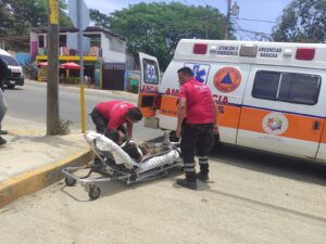 ROJA Tranquilino Ignacio Librado siendo auxiliado (2)