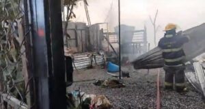 roja incendio