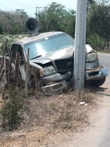 ROJA CAMIONETA DE PERIFONEO (1)