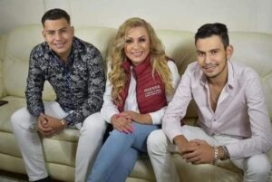 ROJA Maricela Morales Ruiz y sus hijos