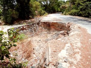 SAN LUIS DESGAJAMIENTOS EN LA CARRETERA (1)