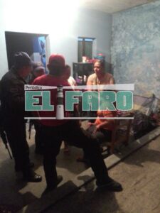 ROJA LA MUJER AUXILIADA (2)