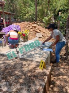 ROJA LAS PERITOS TRABAJANDO (2)