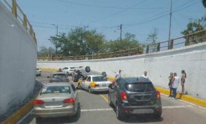 roja la volcadura