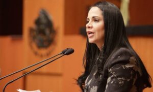 NACIONAL RENUNCIA EX SENADORA