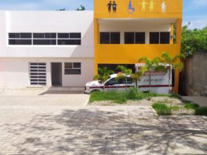 SAN LUIS Ambulancia estacionada en el DIF