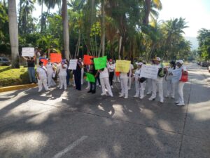 ESTADO ISSSTE BLOQUEO COSTERA