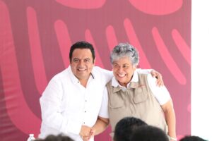 PRINCIPAL IVAN HERNANDEZ Y SERVIDORES (2)