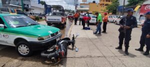 ROJA EL TAXI Y LA MOTOCICLETA