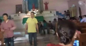 ROJA SE REFUGIERON EN LA IGLESIA