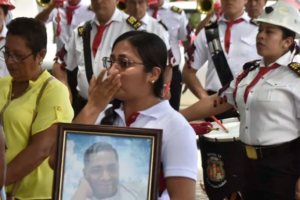 ROJA SU HERMANA