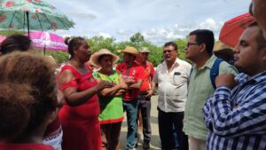 Azoyu autoridades educativas logran acuerdos con padres de familia (1)