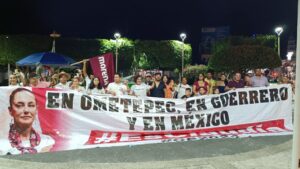 OME LOS MORENISTAS EN EL ZOCALO (3)