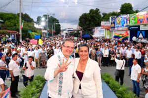 PRINCIPAL EBRARD CON ABELINA 1