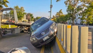 ROJA EL JETTA GRIS