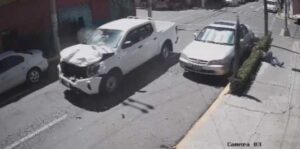 ROJA LA CAMIONETA
