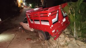 ROJA LA CAMIONETA