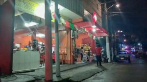 ROJA LUGAR DEL TIROTEO EN MOZIMBA