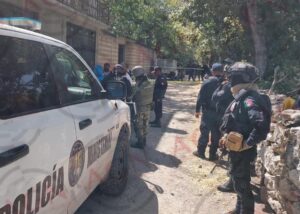 ROJA POLICIA EN EL LUGAR