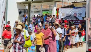 SAN LUIS PERSONAS EN EL SOL (1)