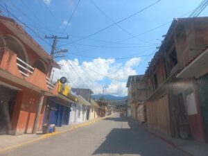 roja pueblo fantasma (1)