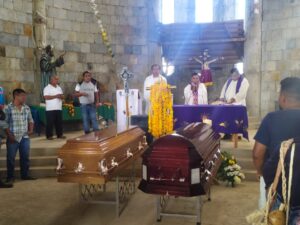 SAN LUIS CELEBRACIÓN EN LA IGLESIA (2)