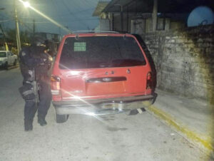 roja la camioneta Ford