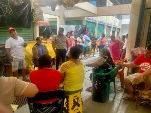 OME Ruly Mendoza con los comerciantes (2)