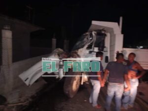 ROJA EL CAMION IMPACTADO