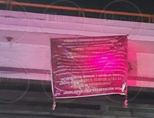 ROJA UNA DE LAS LONAS