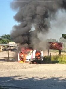 ROJA VEHÍCULO INCENDIADO (1)