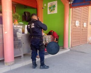 roja Murió mientras comía (2)
