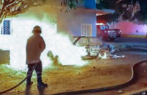 roja el taxi ardiendo 2