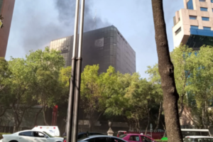 ROJA EDIFICIO DEL ISSSTE