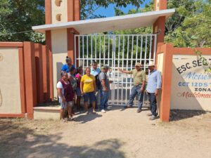 CUAJI La escuela siendo cerrada