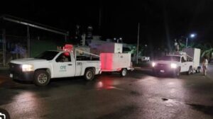 ROJA CAMIONETA DE LA CFE