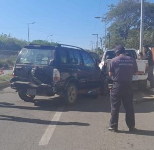 ROJA CAMIONETAS IMPACTADAS