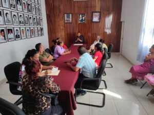 SAN LUIS VECINOS EN LA SALA DE CABILDO (2)