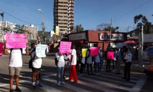 estado jovenes exigen pagos