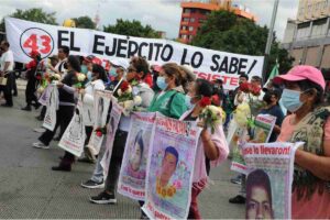 estado padres protestando