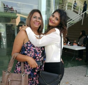 roja madre e hija en vida